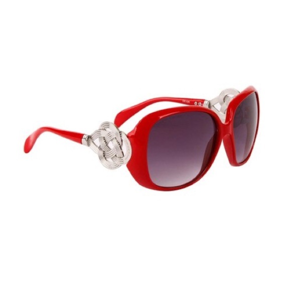 Sunglasses with design on the size comes with hard case 2 for $30 Summer fun - Picture 3 of 7